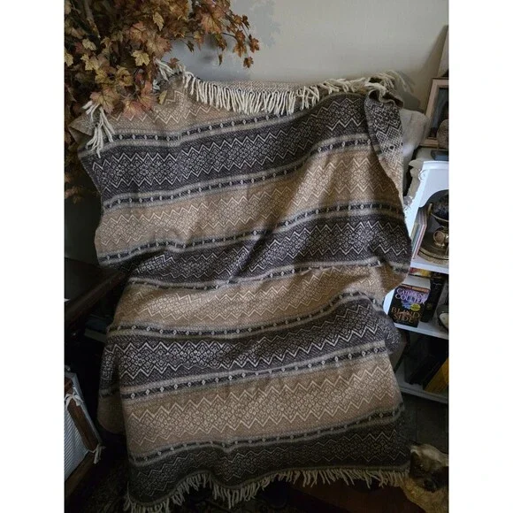 Vintage Amana Woolen Mills Blanket Throw 100% Wool Brown And Cream 52” x 62” EUC - Picture 1 of 6